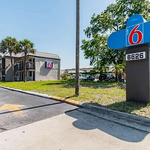 6 Near Fairgrounds - Casino Hotel