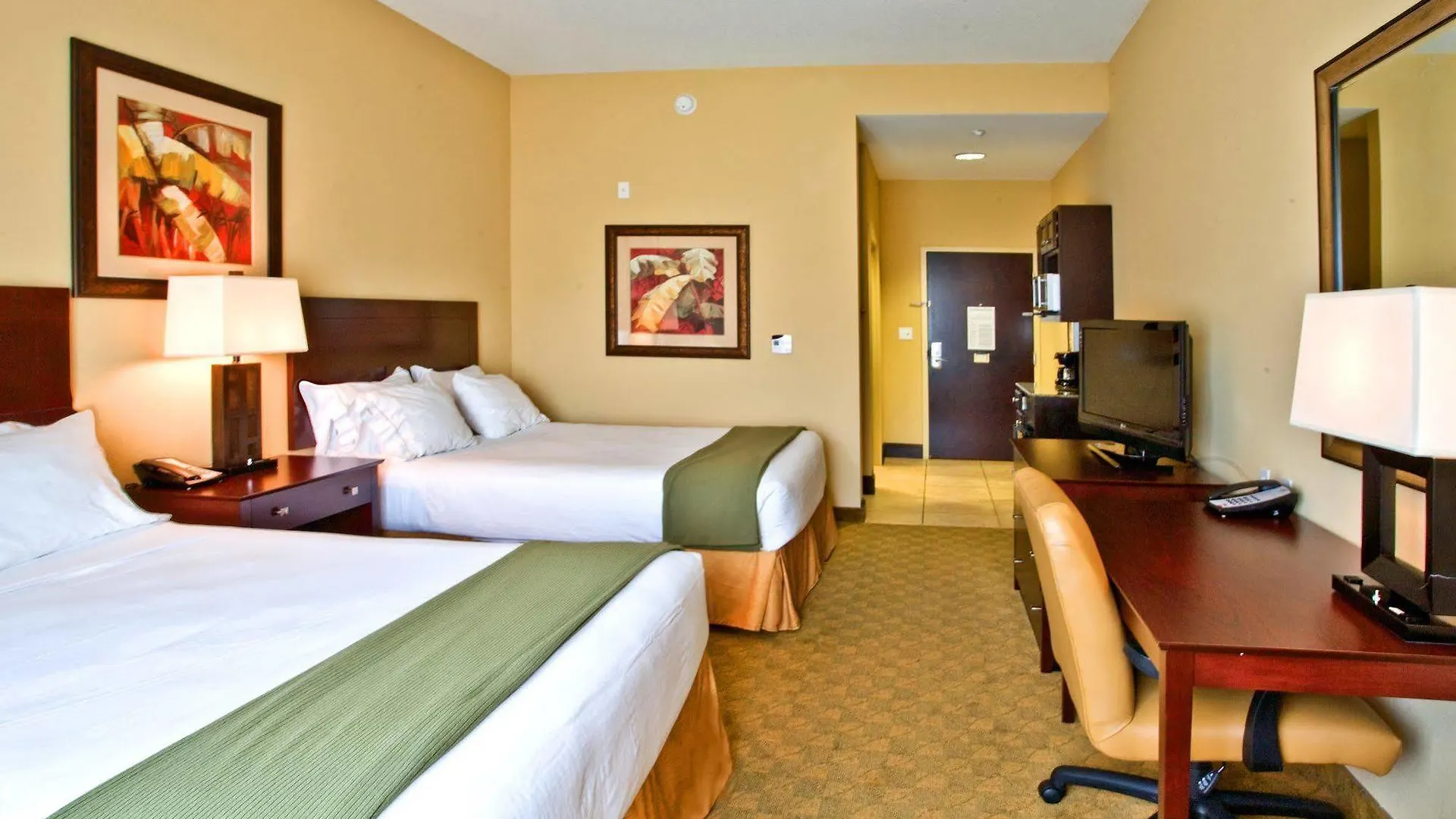 **  Holiday Inn Express Hotel&Suites Tampa-USF-Busch Gardens, an IHG Hotel USA