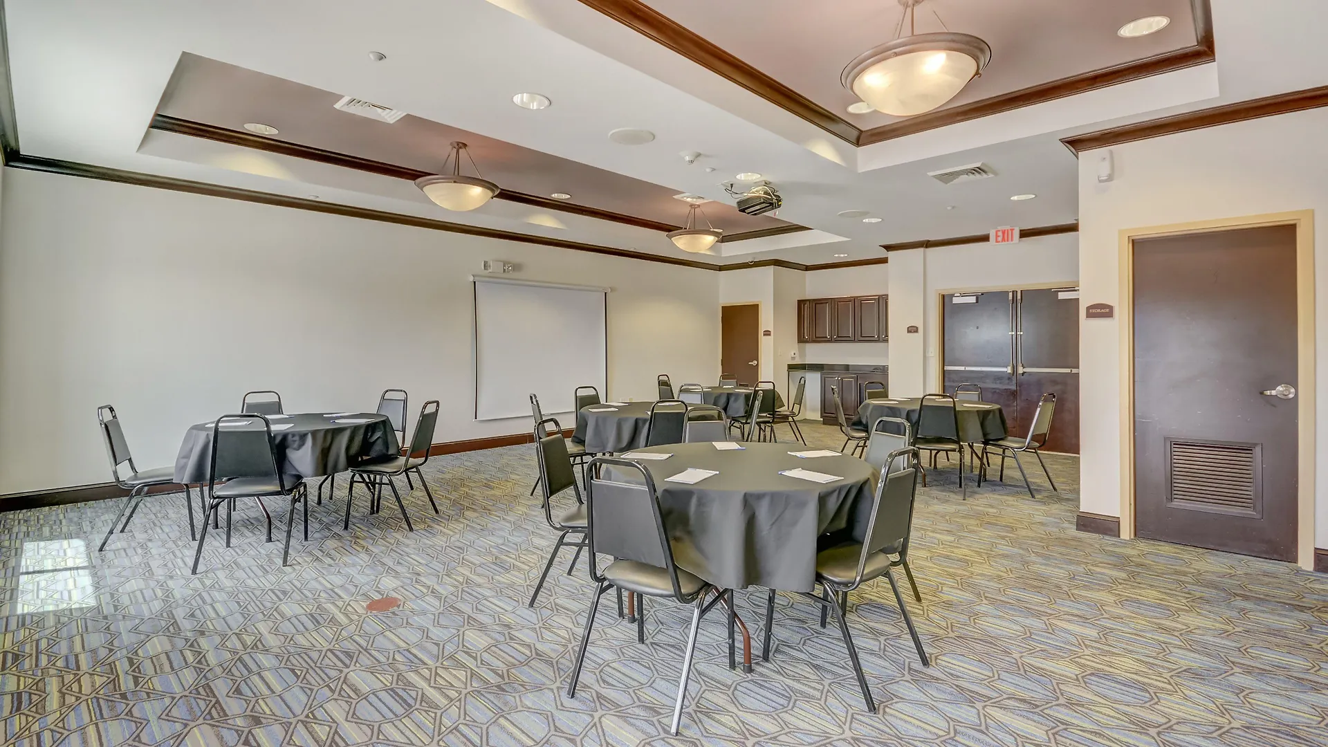 Holiday Inn Express Hotel & Suites Tampa-Usf-Busch Gardens By Ihg