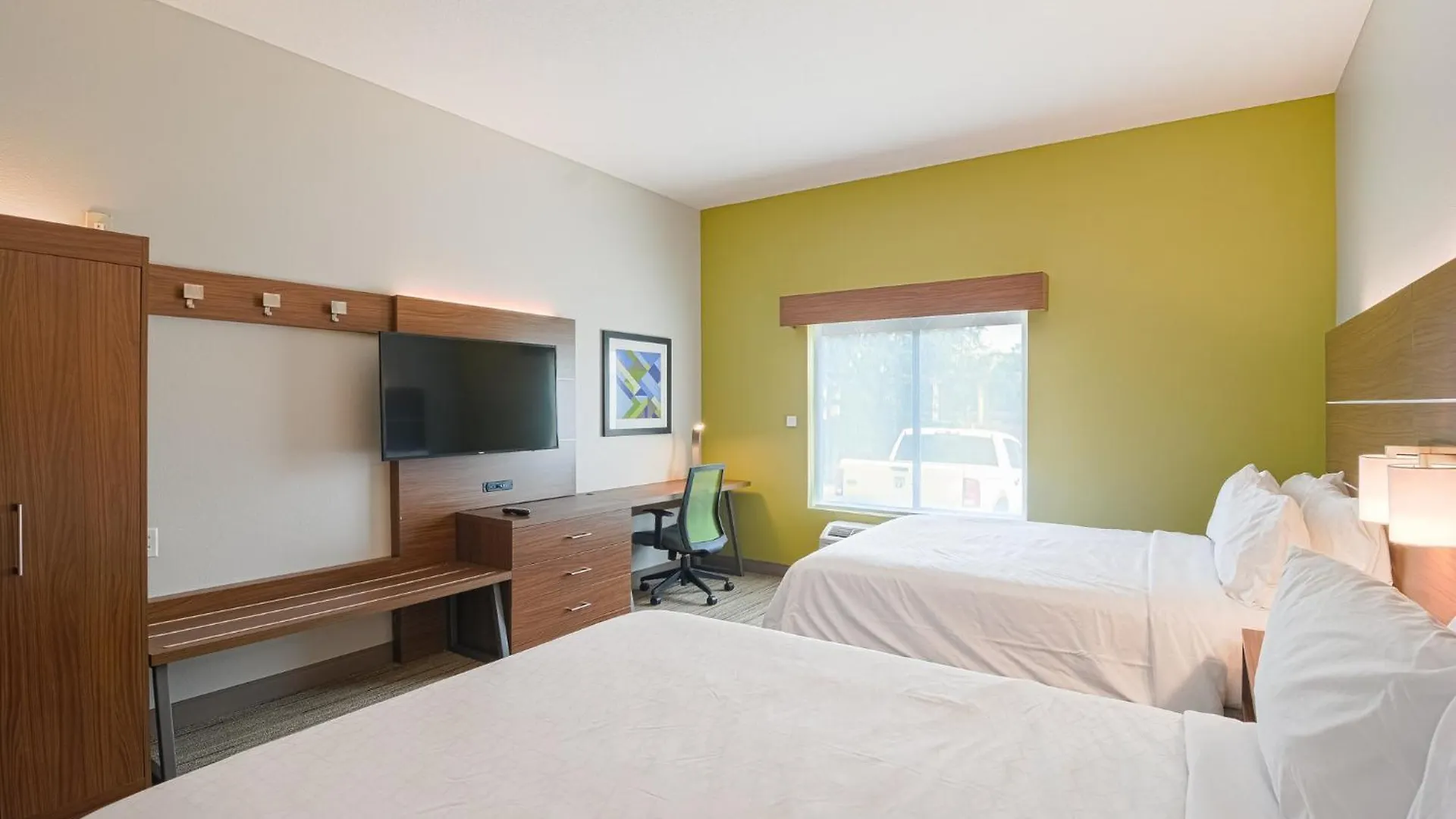 **  Holiday Inn Express Hotel & Suites Tampa-Usf-Busch Gardens By Ihg Estados Unidos da América