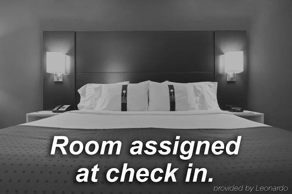 Holiday Inn Express Hotel & Suites Tampa-Usf-Busch Gardens By Ihg  Tampa