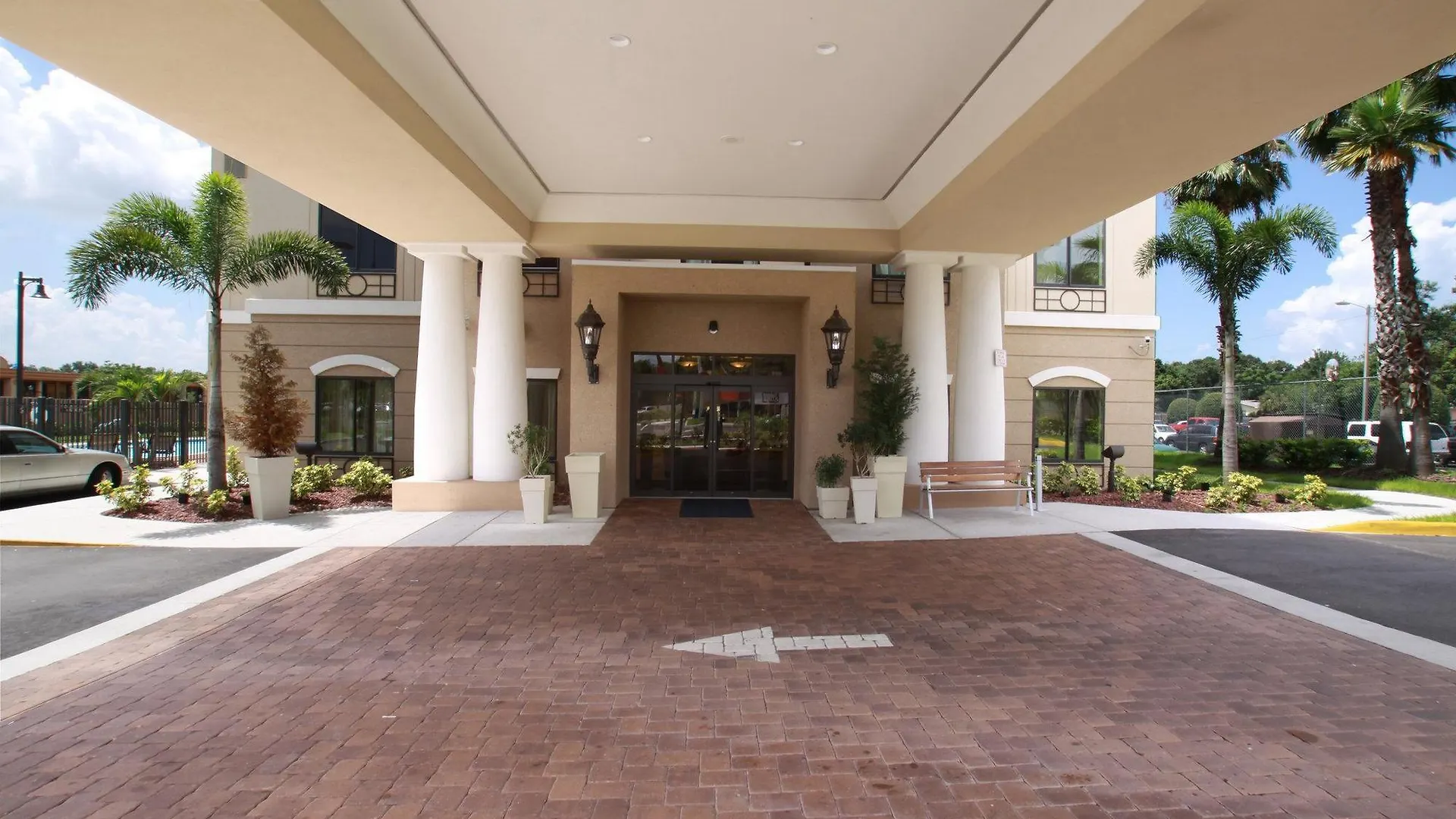 Holiday Inn Express Hotel & Suites Tampa-Usf-Busch Gardens By Ihg