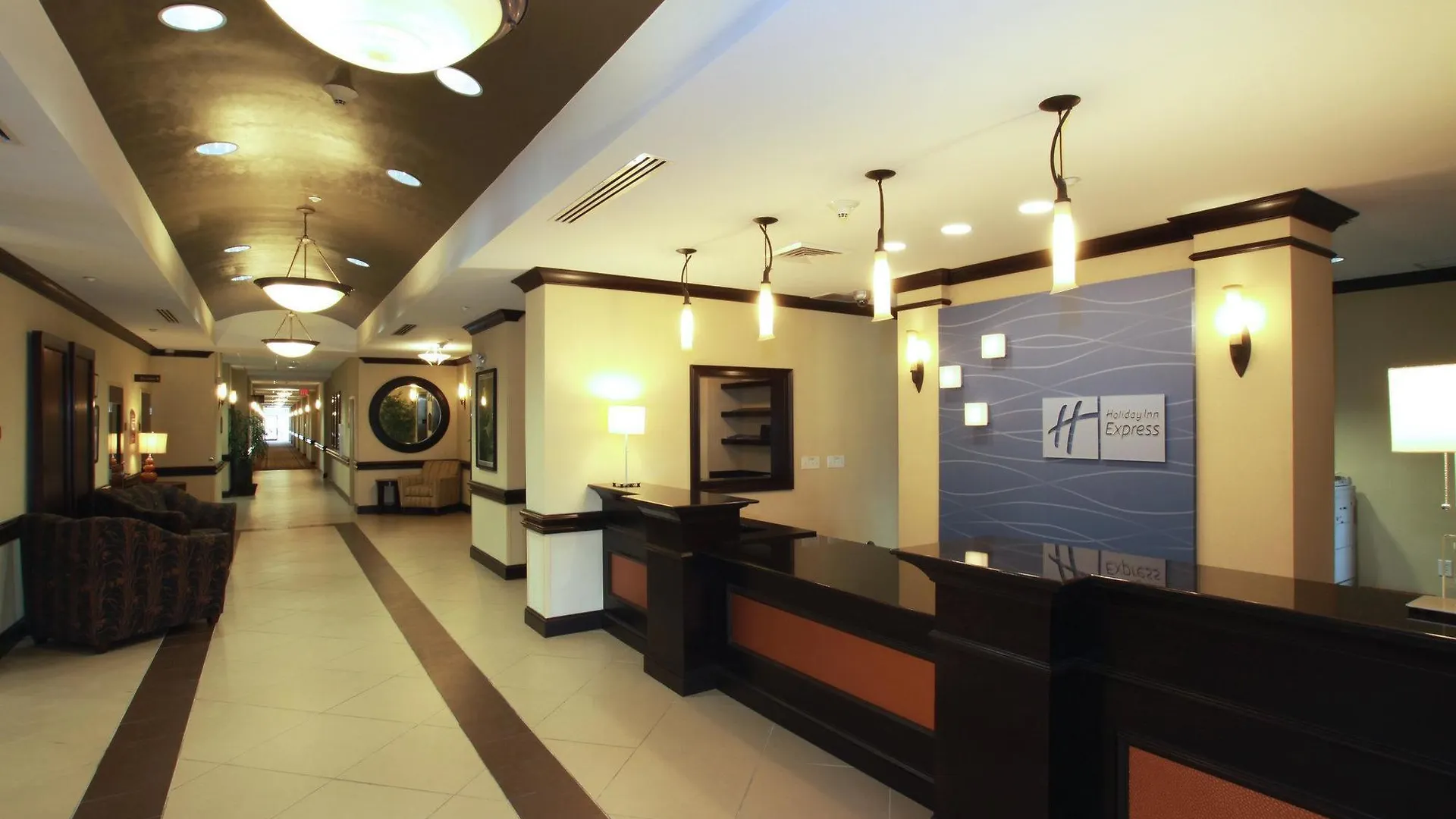 Holiday Inn Express Hotel & Suites Tampa-Usf-Busch Gardens By Ihg Estados Unidos da América