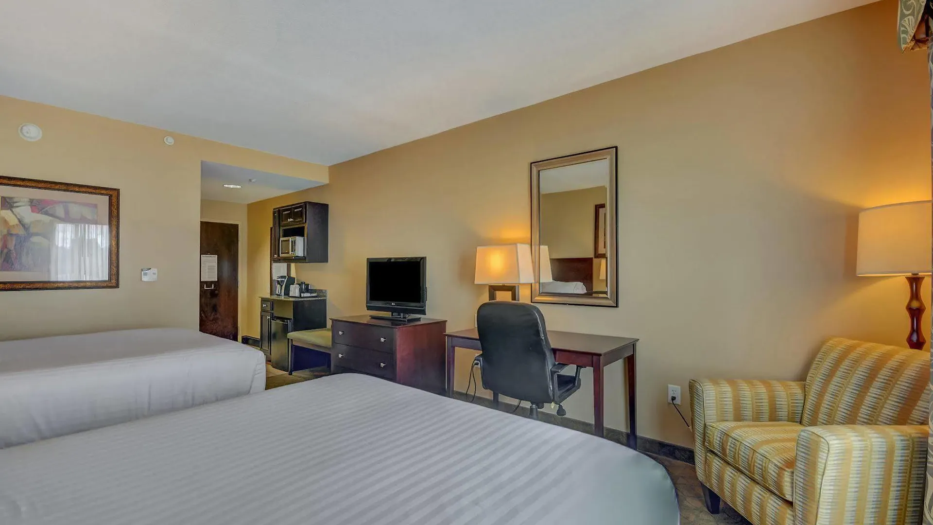 Holiday Inn Express Hotel & Suites Tampa-Usf-Busch Gardens By Ihg