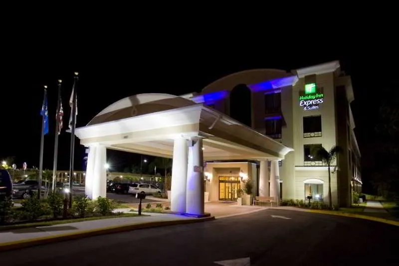 Holiday Inn Express Hotel & Suites Tampa-Usf-Busch Gardens By Ihg  Tampa